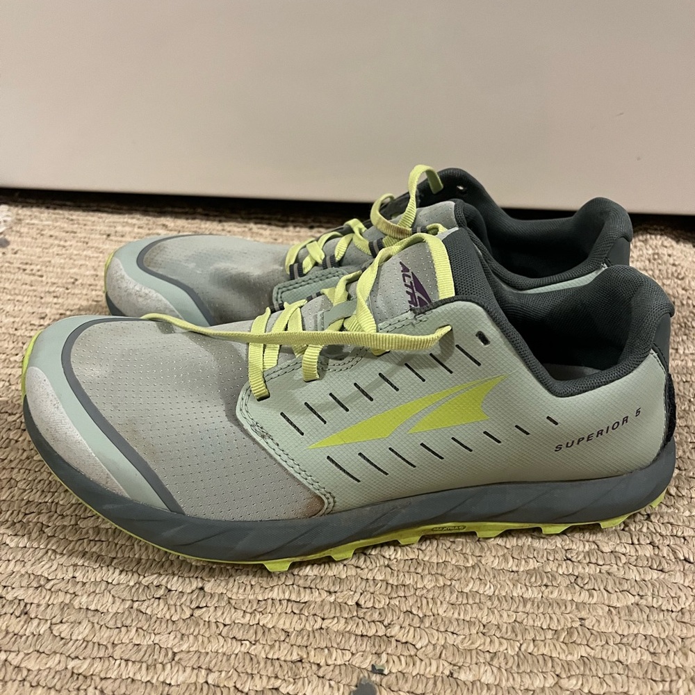 Altra Women’s  Superior 5 zero drop running shoes